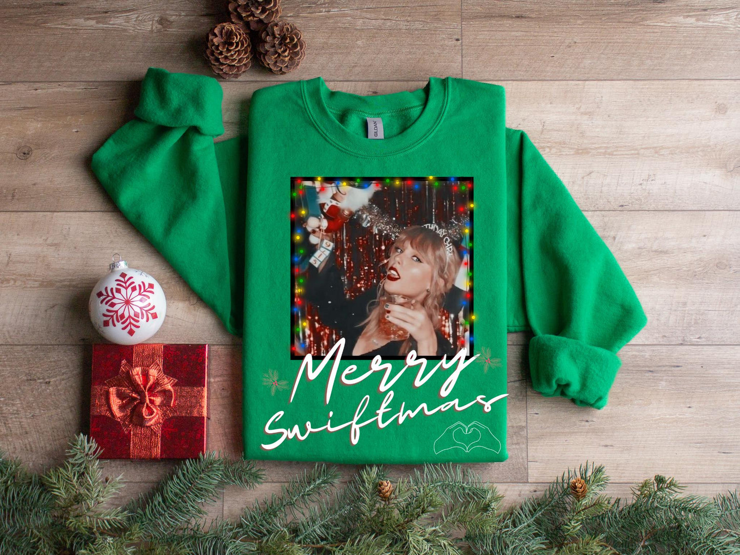 Merry Swiftmas Sweater - Taylor Eras Christmas Sweat