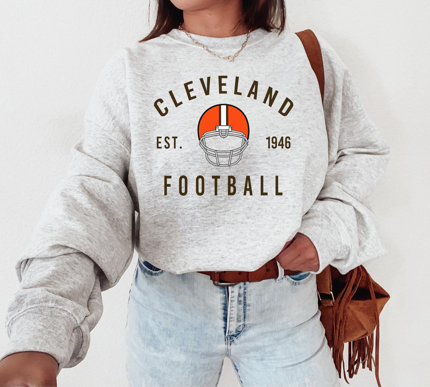 Cleveland Browns Football Crewneck Sweatshirt - Perfect Fan Gift T-Shirt