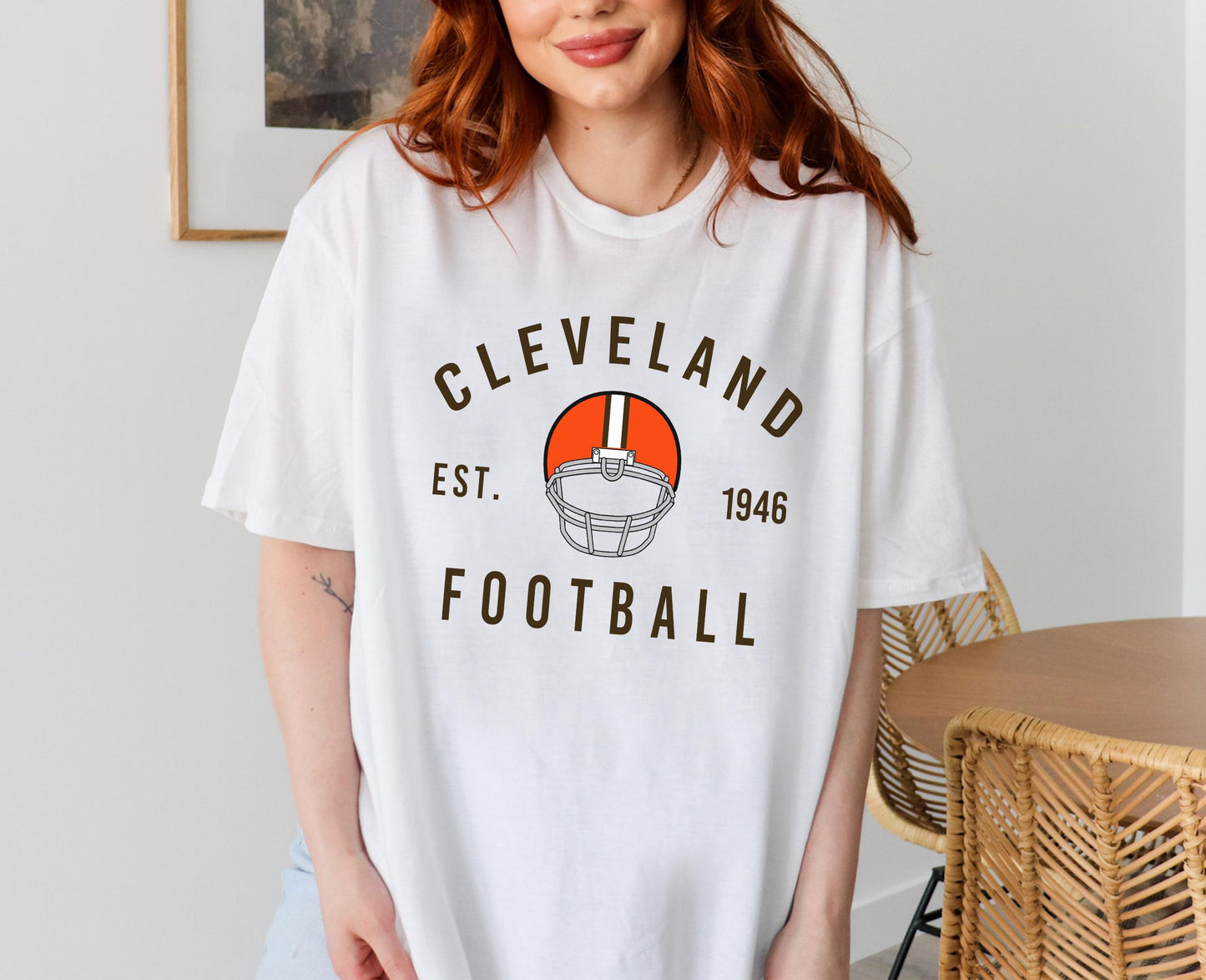 Cleveland Browns Football Crewneck Sweatshirt - Perfect Fan Gift T-Shirt