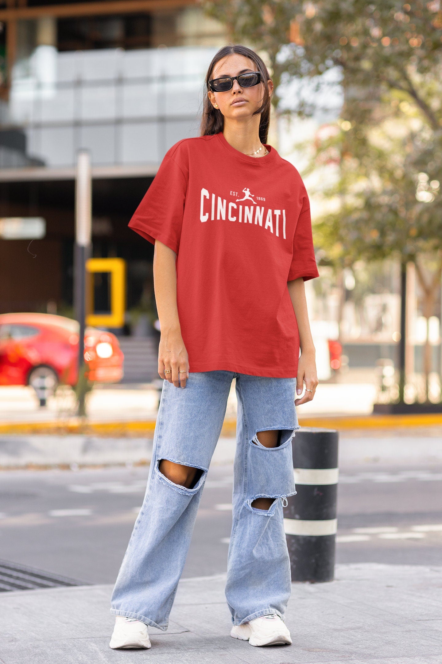 Cincinnati Red Crewneck Sweatshirt T-Shirt Vintage Retro Baseball