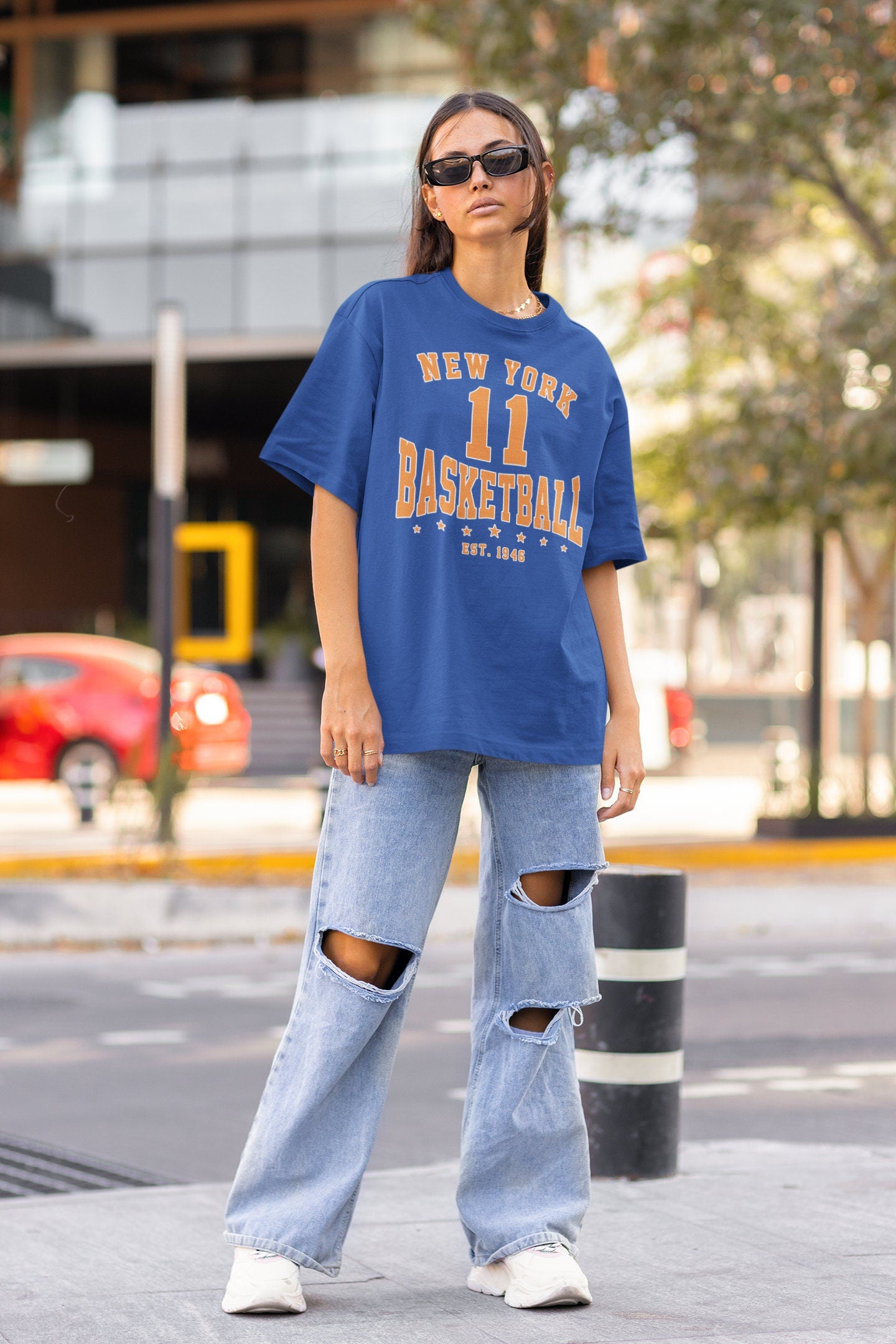 Customized New York Knicks Crewneck Sweatshirt Vintage Basketball Fan Shirt