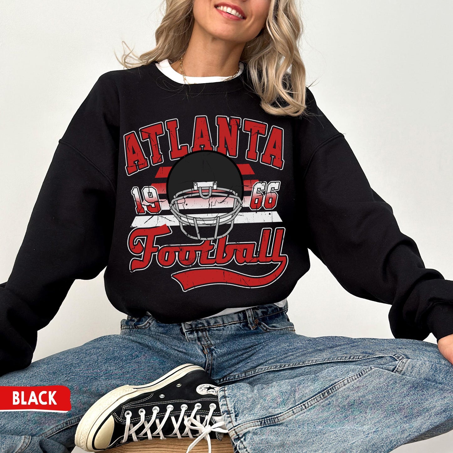 Atlanta Football Crewneck Sweatshirt T-Shirt - Vintage Falcons Game Day Gift