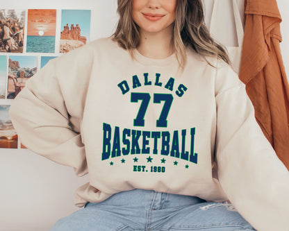 Customized Dallas Mavericks Crewneck Sweatshirt Vintage Basketball T-Shirt