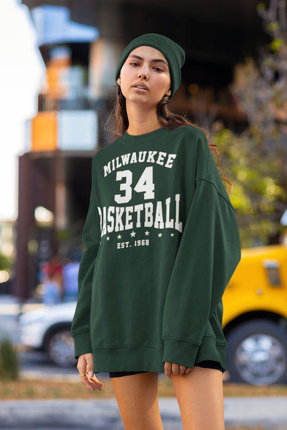 Customized Milwaukee Bucks Vintage Basketball Fan Sweatshirtt-Shirt