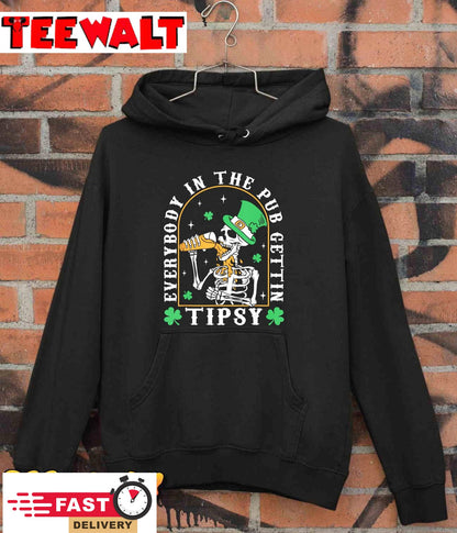 Everybody In The Pub Getting Tipsy St Patricks Day Men Boys T-Shirt