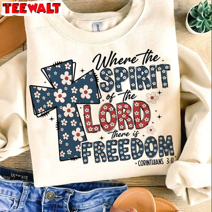 Jesus Unisex Hoodie, Groovy Where The Spirit Of The Lord Is There Is Freedom Shirt Tank Top