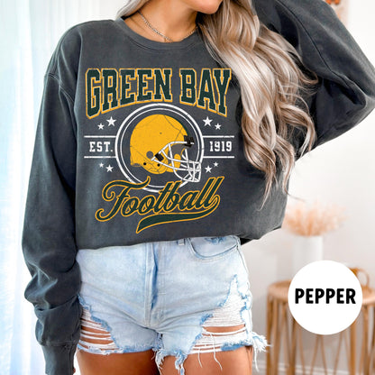 Vintage Green Bay Football Sweatshirt - Jordon Love Varsity Style Shirt