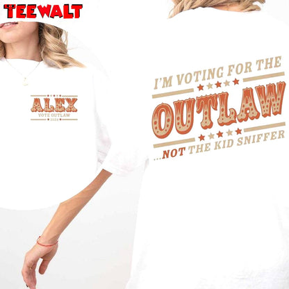 Make America Great Short Sleeve , Retro I'm Voting For The Outlaw Not The Kid Sniffer T-