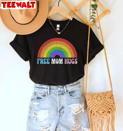 Retro Free Mom Hugs Shirt, Inspirational Lgbtq Mom Comfort Short Sleeve Crewneck