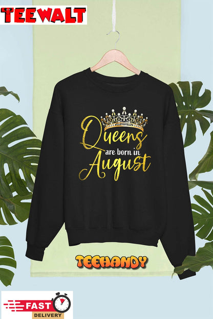 Womens Queen Was Born In August Happy Birthday Gifts For Women V-Neck T-Shirt