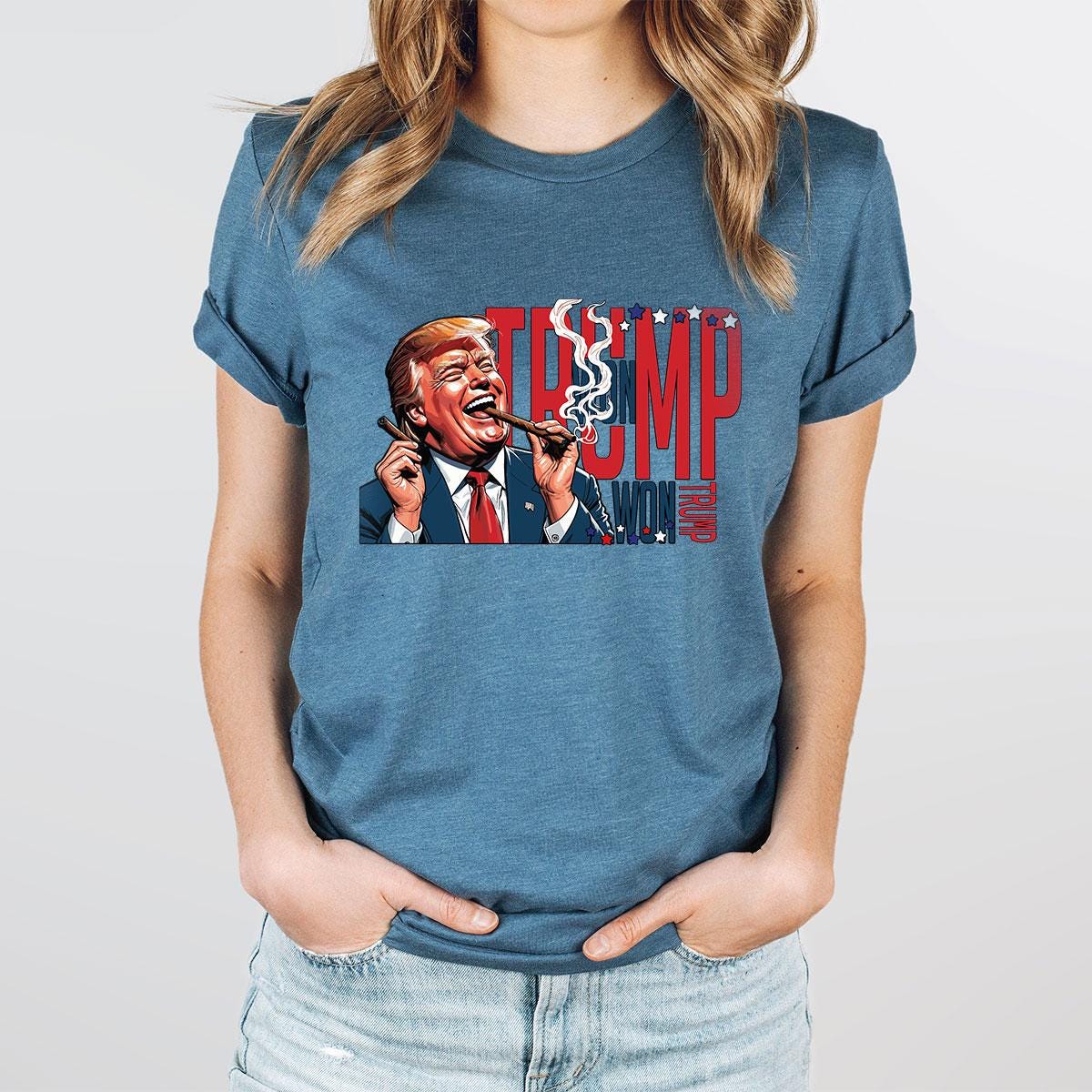 Trump Christmas - Funny President Trump Cartoon Shirt