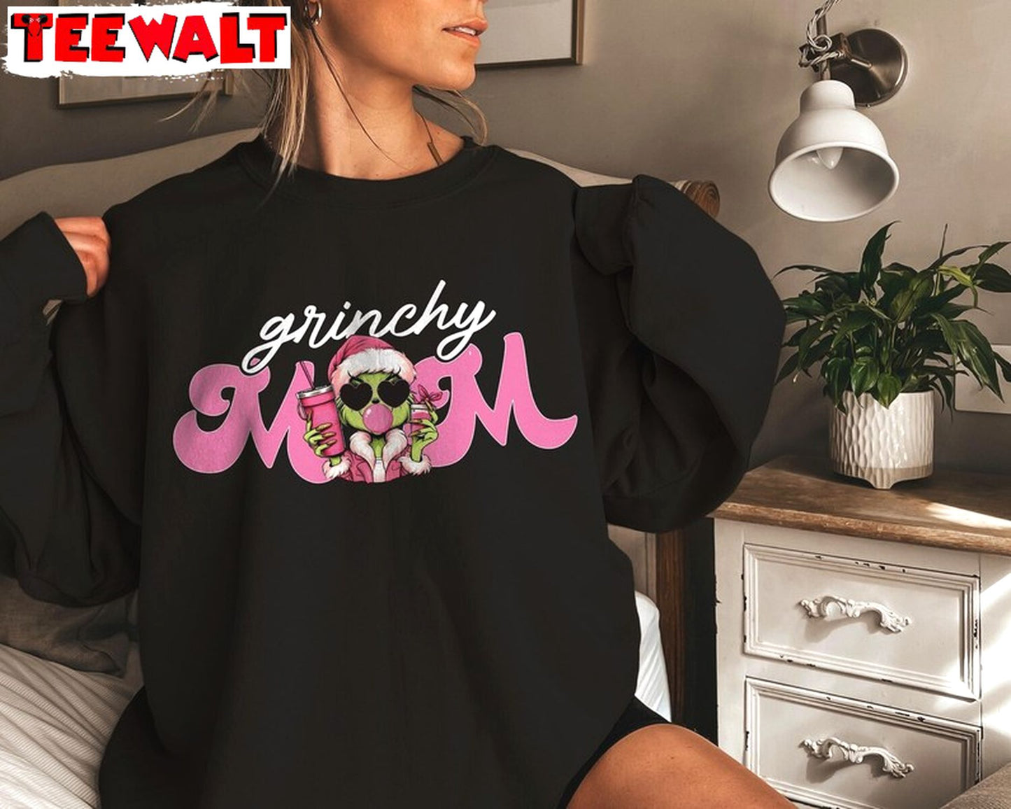 Retro Grichy Mama Mini Christmas TShirt