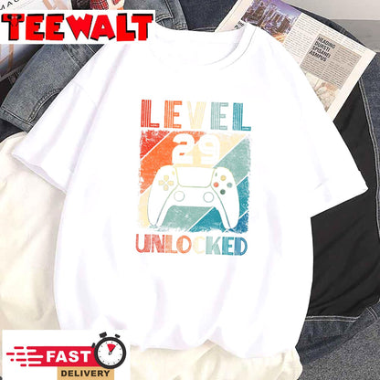 Vintage Level 29 Unlocked Video Gamer 29th Birthday T-Shirt