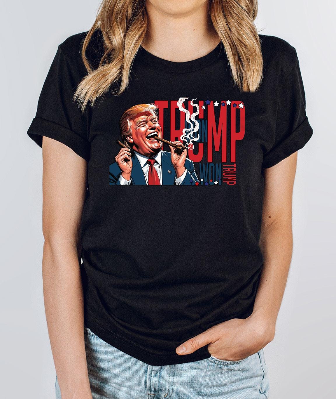 Trump Christmas - Funny President Trump Cartoon Shirt