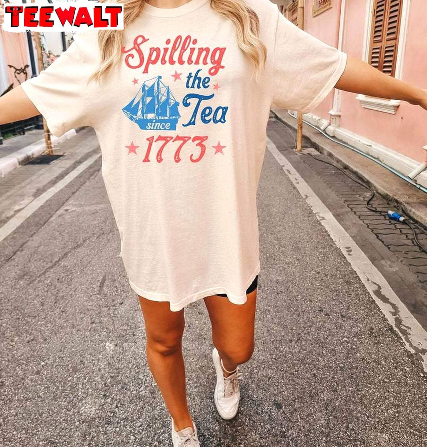 Trendy Usa Celebration Unisex Hoodie, Groovy Spilling Tea Since 1773