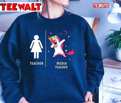 Funny Media Teacher Unicorn Dabbing Unisex T-Shirt