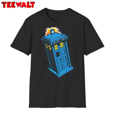 Doctor Who Tardis Must Have Sweatshirt , Unique Dr Who Art Crewneck Long Sleeve