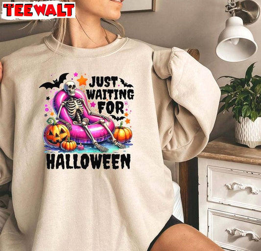 Halloween Skeleton Unisex Hoodie, Trendy Just Waiting For Halloween